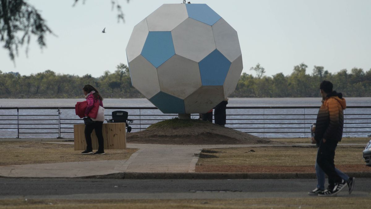 El Monumento a Futbolistas Mundialistas de Rosario: el Concejo decide si lo mueven