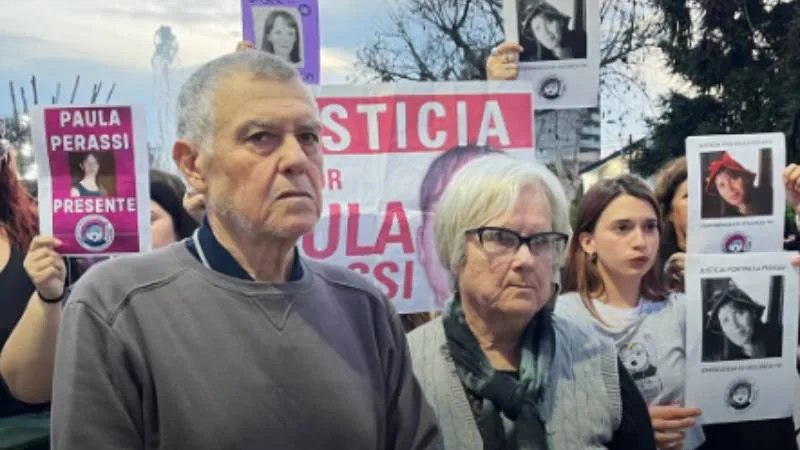 15 años sin Paula Perassi: su padre marcha en San Lorenzo y clama por sus restos