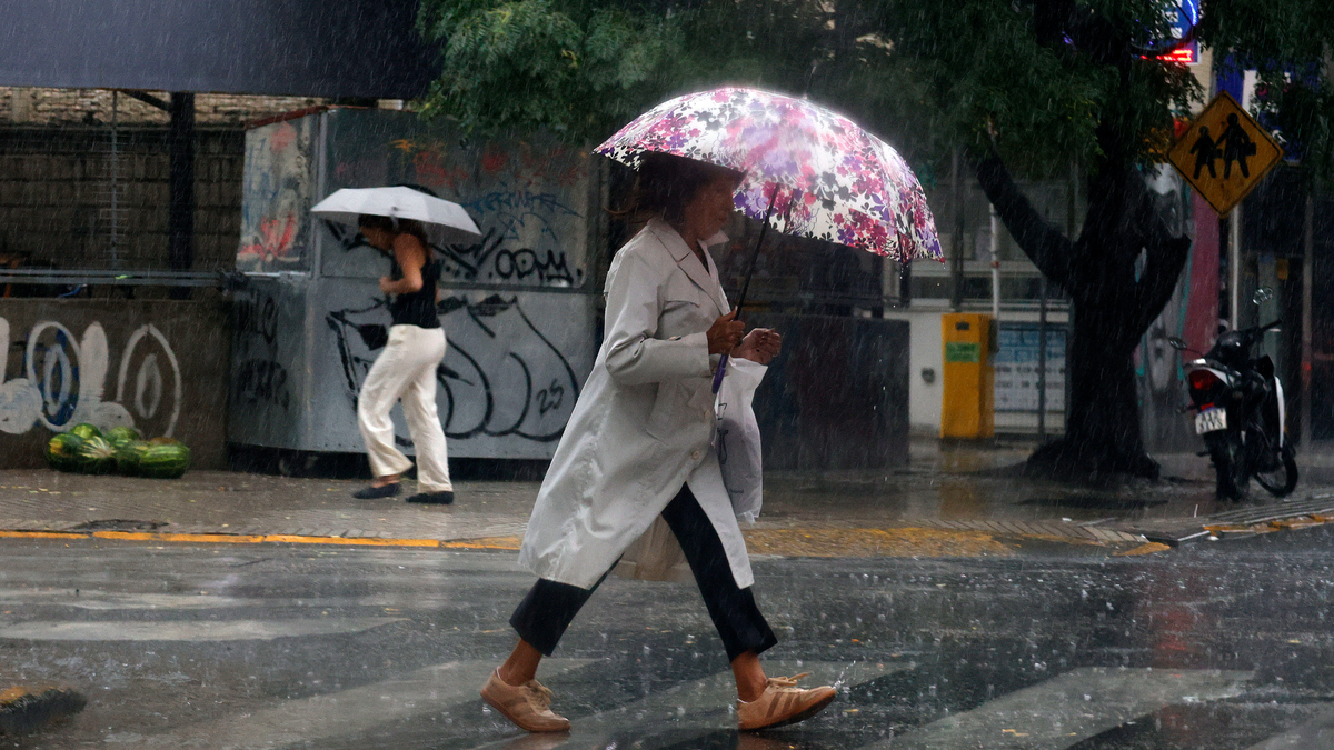 Alertas naranja y amarilla en Rosario: tormentas y vientos fuertes para este viernes