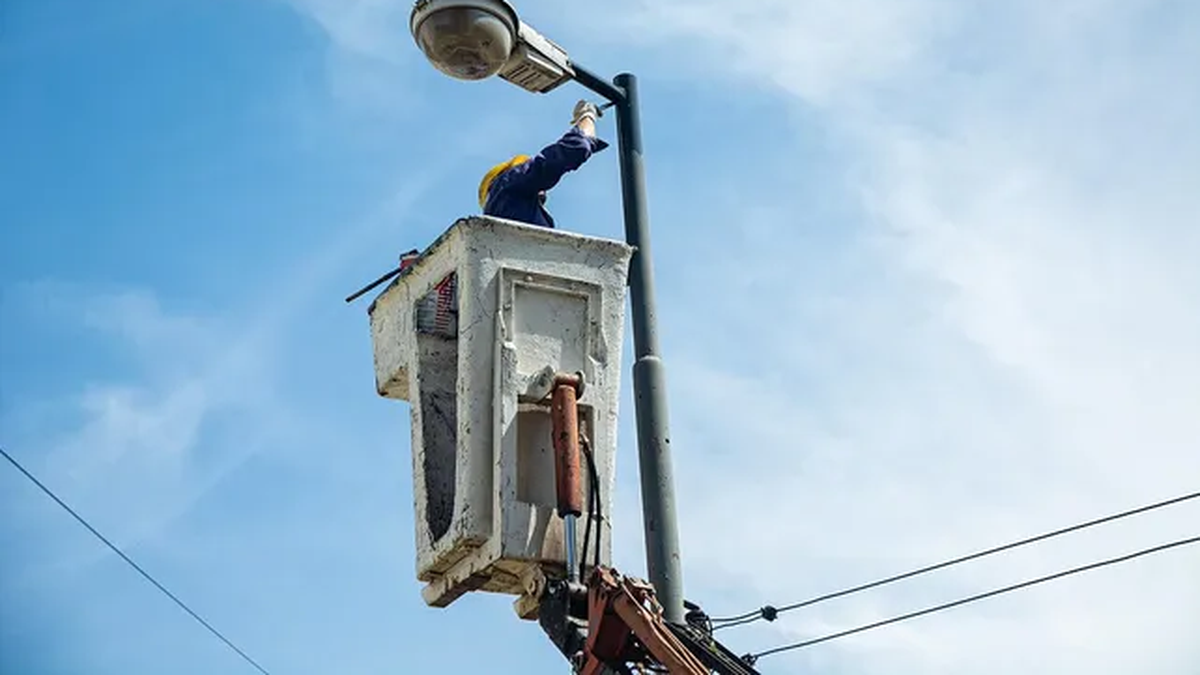 Rosario: ya instalaron 900 luces LED en tres meses y prometen 200 más