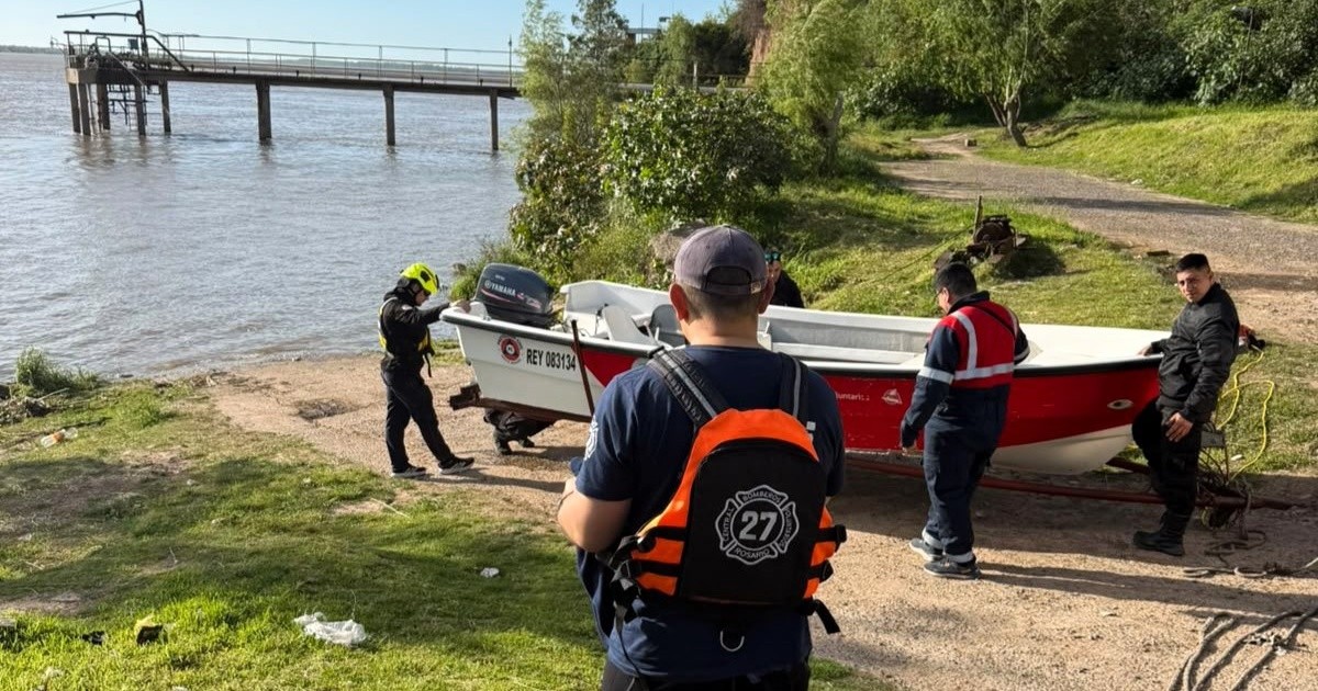 Buscan en Rosario a tres pescadores caídos al Paraná en Fray Luis Beltrán