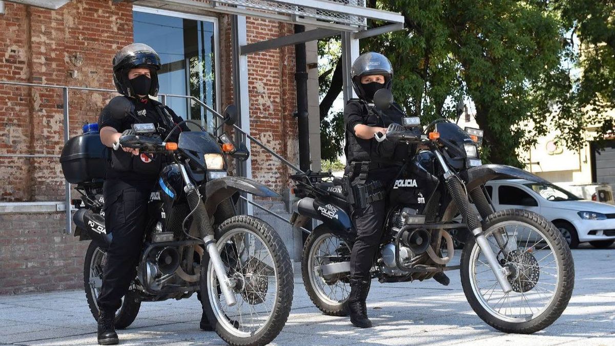 Robaron u$s 1.500 en un control de tránsito: dos policías de Rosario apartados de sus funciones