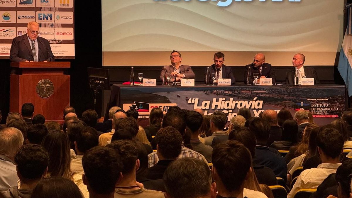 Rosario fue sede del debate nacional sobre la hidrovía Paraná-Paraguay