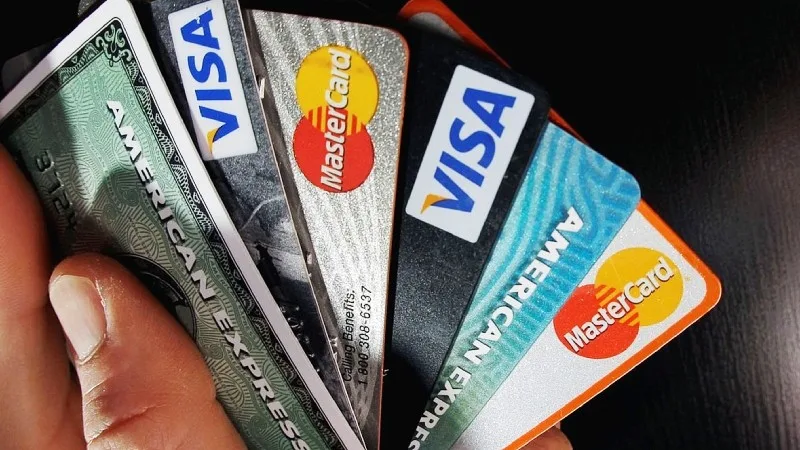Las tarjetas de crédito en caída libre: la morosidad se acerca al 13% y preocupa en Rosario