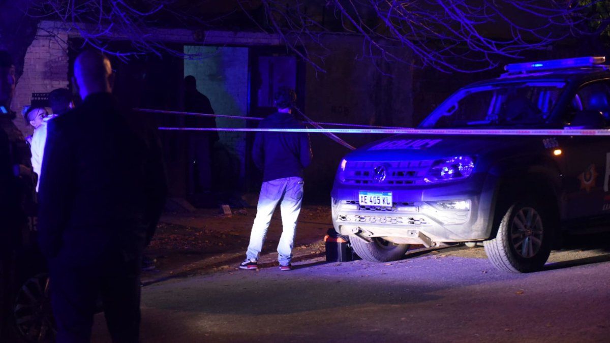 Balearon a un hombre de 27 años en Cabín 9: murió en el Heca de Rosario