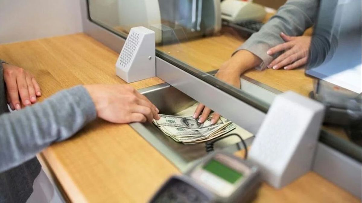 Bancarios: sueldo inicial de $2,6 millones y bono millonario en noviembre