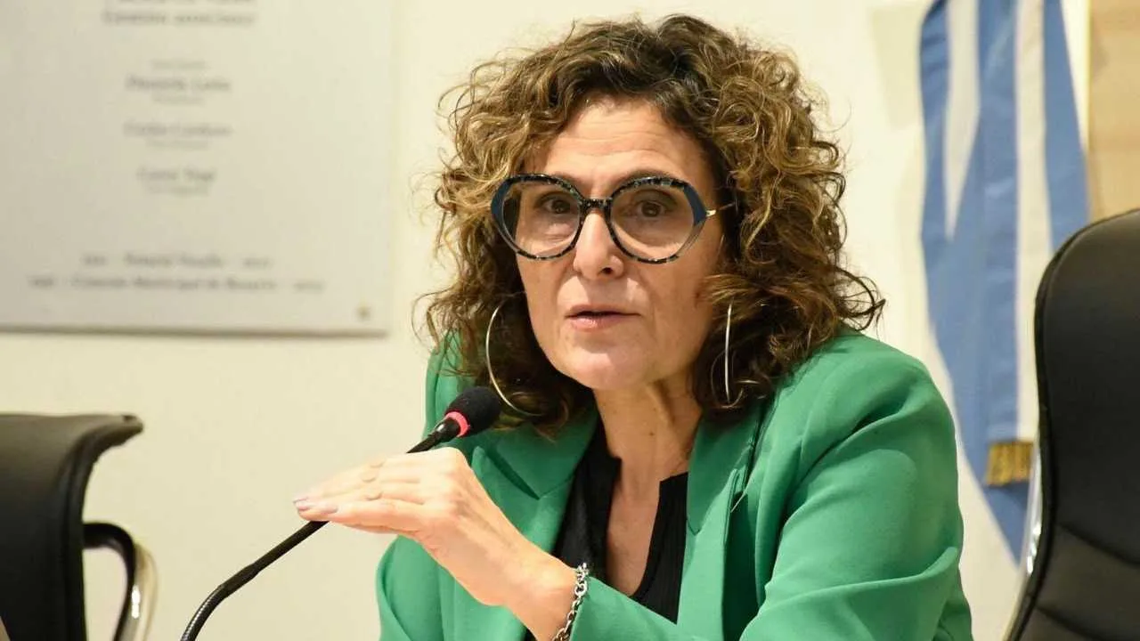 Retiraron una bandera en el Coloso y ahora el gobierno provincial tiene que explicar por qué