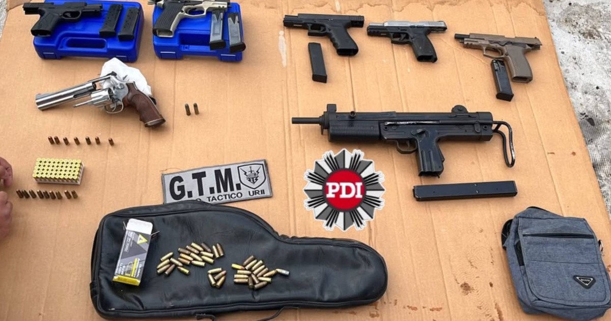 Buscaban a una prófuga en Las Flores y encontraron un arsenal con ametralladora