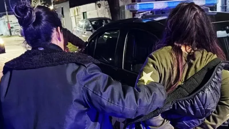 Salió del armario y apuñaló a su pareja en Rosario: la escena que encontró la policía