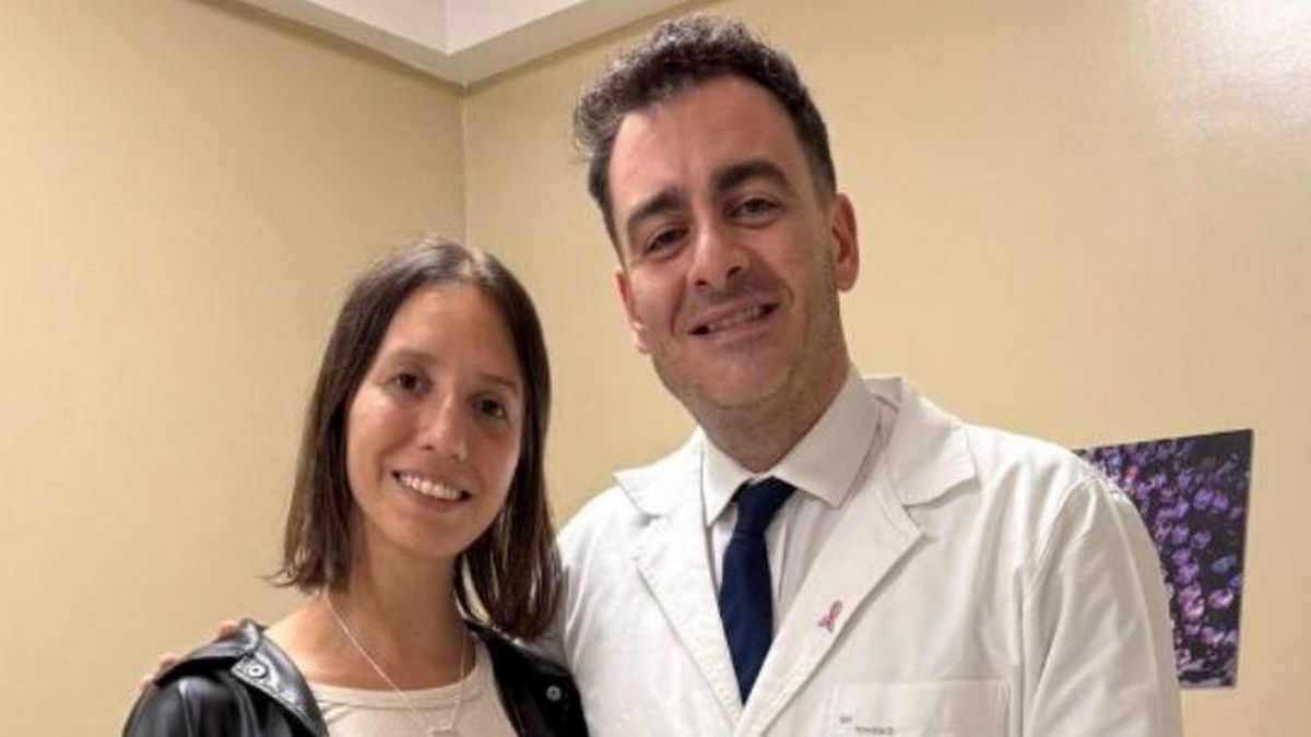 Médica rosarina termina quimioterapia y se recibe: la historia que emociona