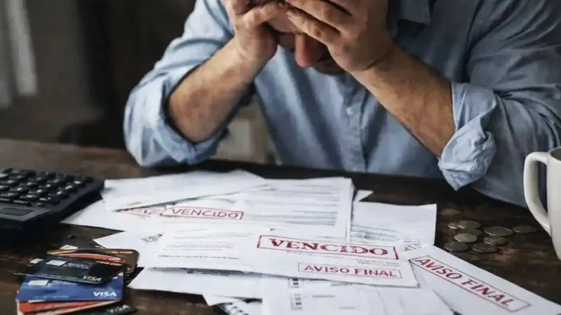 Mora crediticia en Argentina: casi 6 millones no pueden pagar sus préstamos