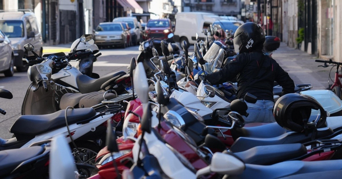 Motos en alza y autos en baja: el mercado de vehículos en Santa Fe
