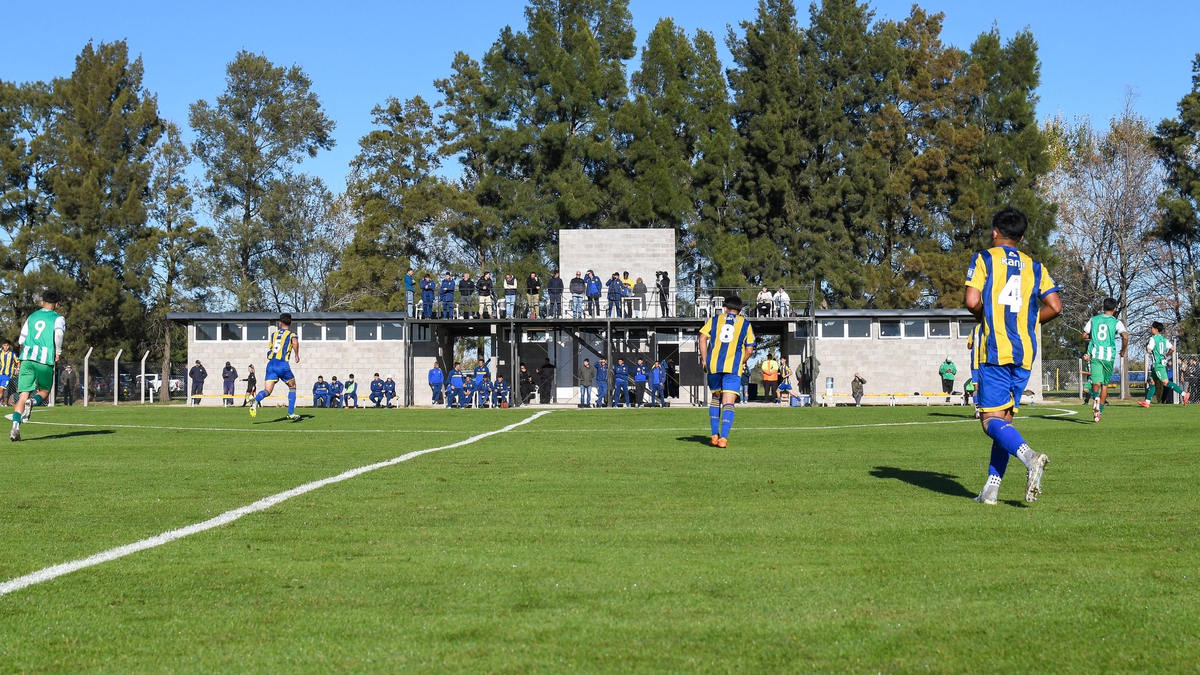 Central inauguró nueva cancha en Arroyo Seco para divisiones inferiores