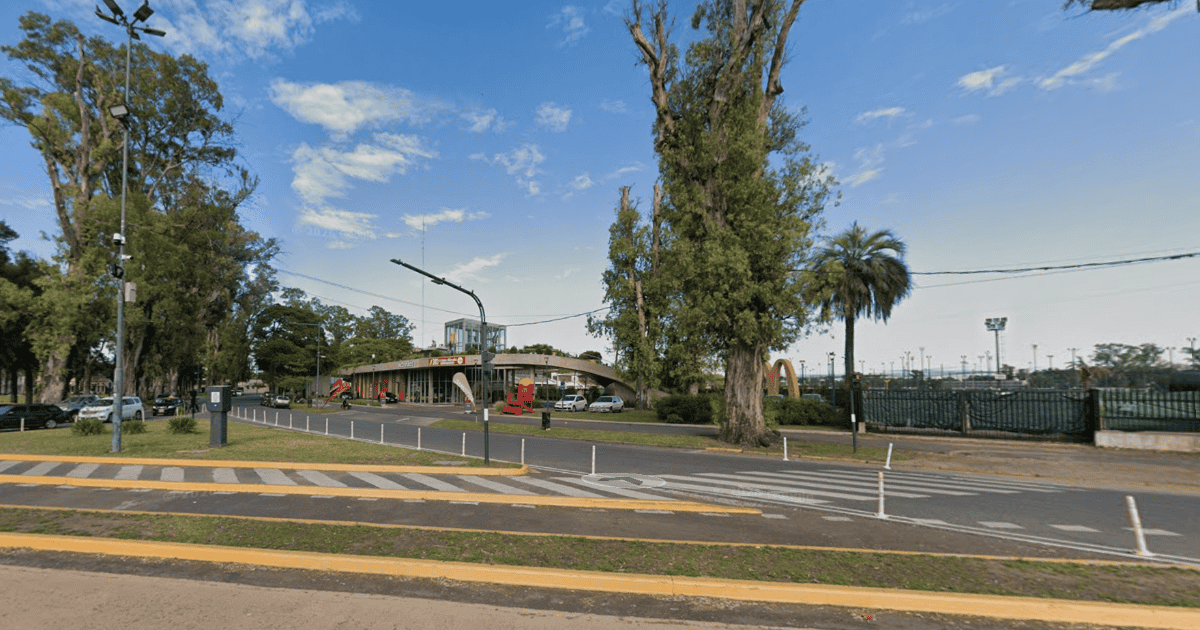 Rosario: joven chocó a ciclista en el Parque Independencia y escapó alcoholizada