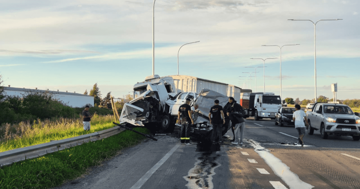 Caos en la autopista a Santa Fe: choque en cadena deja un herido grave