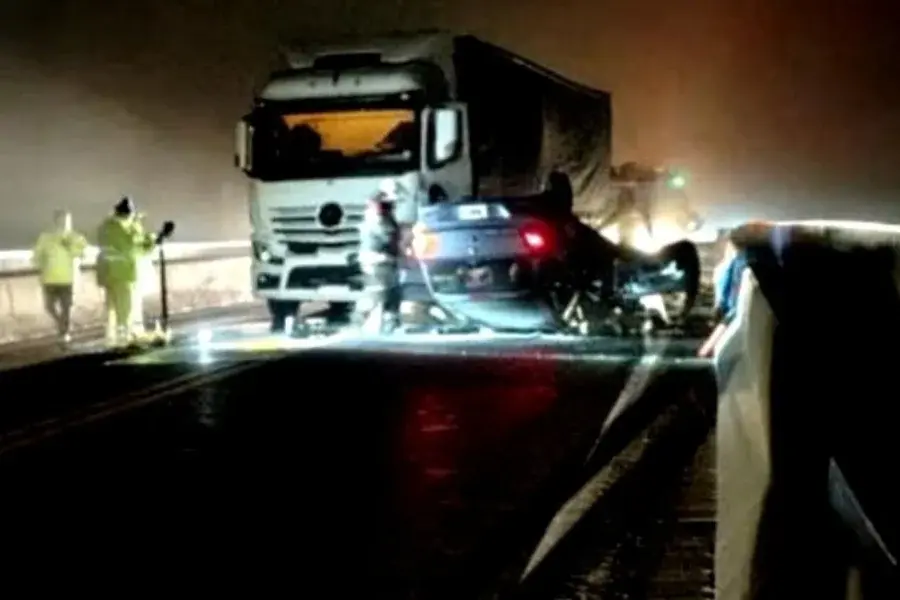 Choque frontal en el puente Rosario-Victoria: heridos y corte total del tránsito