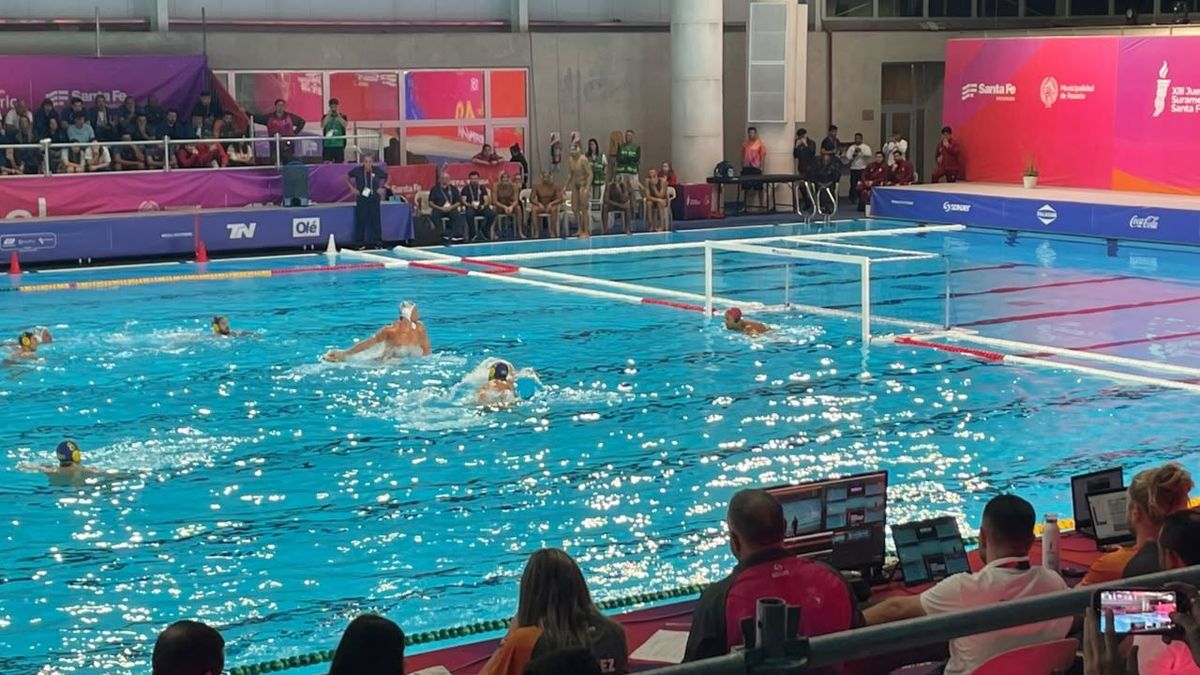 El waterpolo rosarino debutó en los Juegos Sudamericanos con tribunas llenas