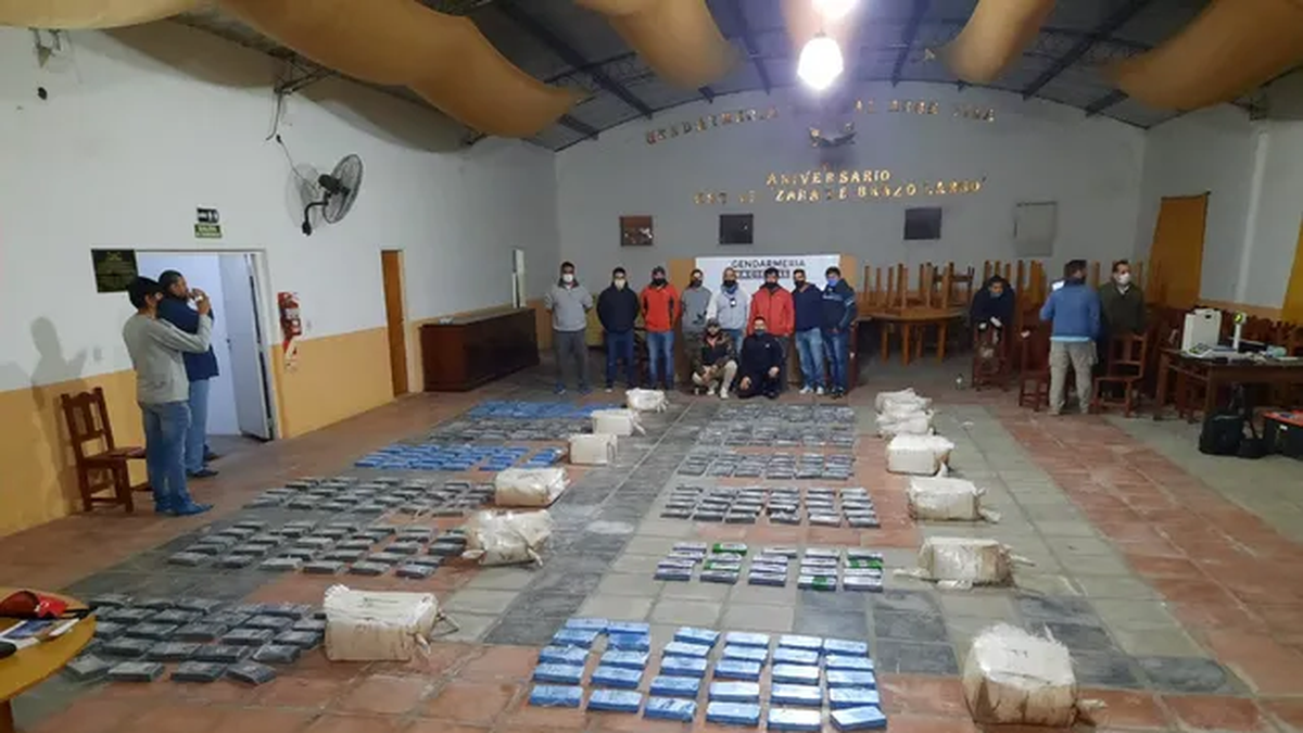 Condenaron a 19 expolicías bonaerenses que extorsionaban al clan narco Loza