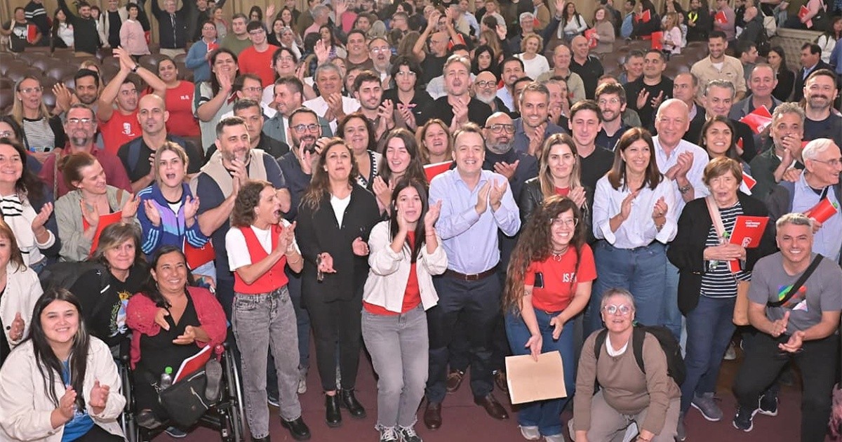 Socialismo santafesino se reorganiza para 2027 tras congreso con mil dirigentes