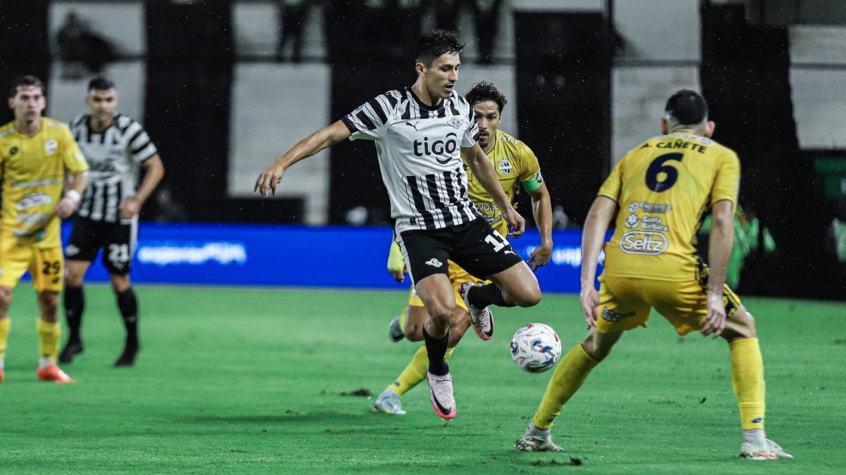 Central recibe a Libertad en crisis: el rival paraguayo llega golpeado