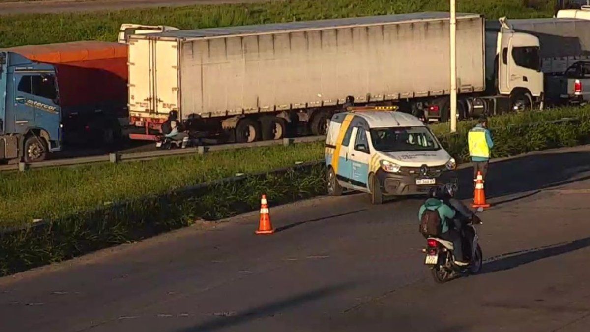 Choque fatal en Circunvalación: cortaron la avenida en zona oeste de Rosario