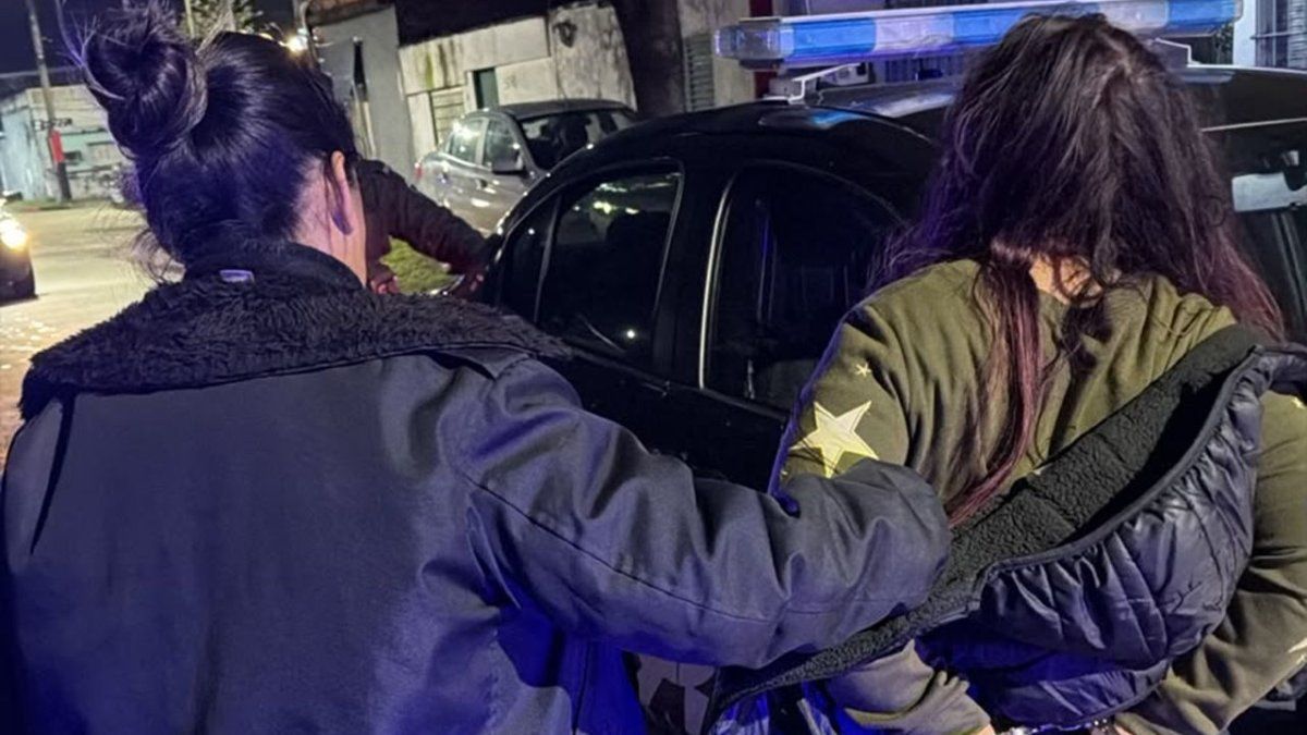 Salió del ropero y lo atacó a cuchillazos: la insólita agresión en zona oeste de Rosario