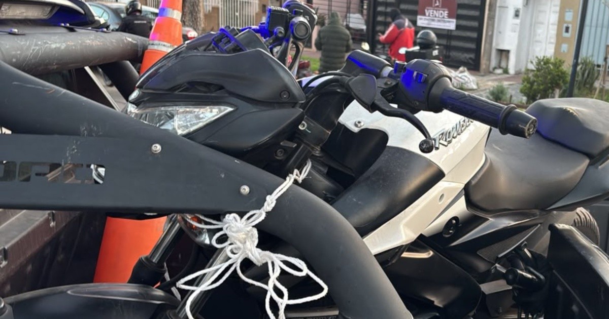 Violencia de género y motos robadas: una detención en Rosario terminó con dos detenidos