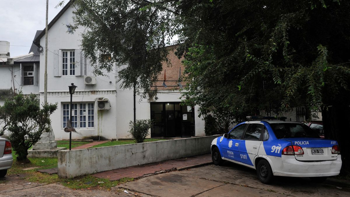 Robó la billetera de un hombre que agonizaba en la calle: detuvieron al ladrón en zona norte de Rosario