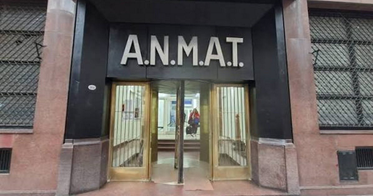 Royal Farma: Anmat dio de baja habilitaciones por certificado apócrifo en Santa Fe