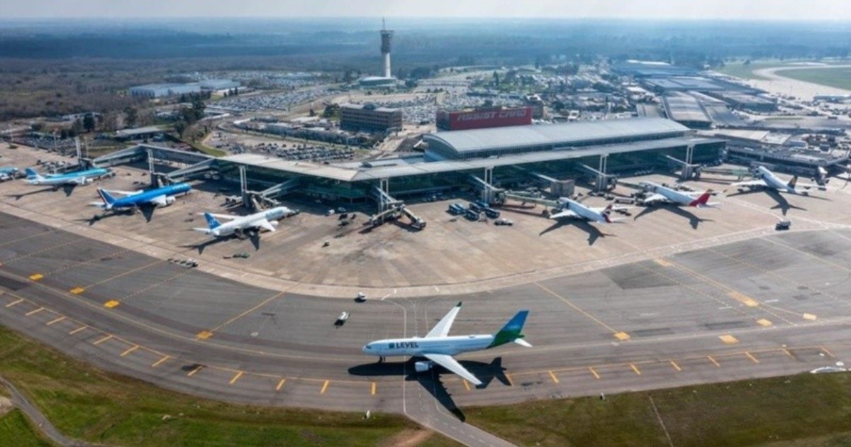 Ezeiza reduce capacidad y Rosario entra en el mapa: qué pasa con los vuelos
