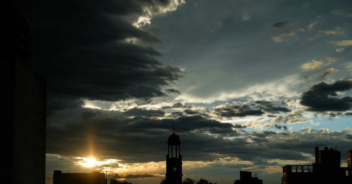Alerta amarillo por tormentas en Rosario: vientos de hasta 69 km/h el domingo