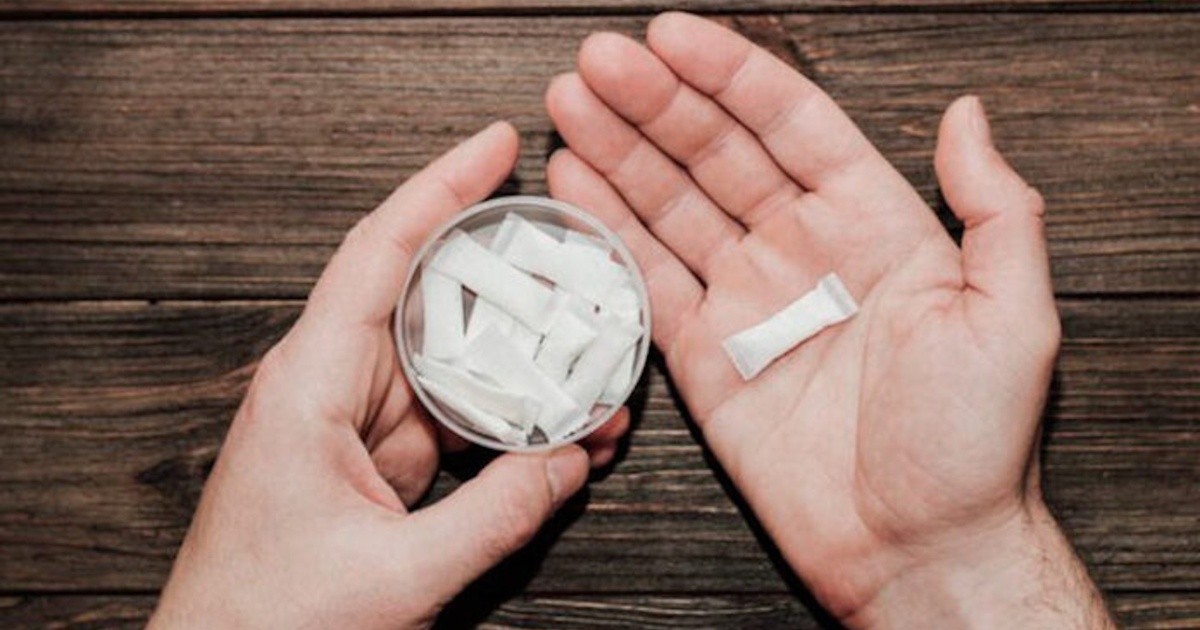 Rosario prohíbe la exhibición de bolsitas de nicotina junto a golosinas