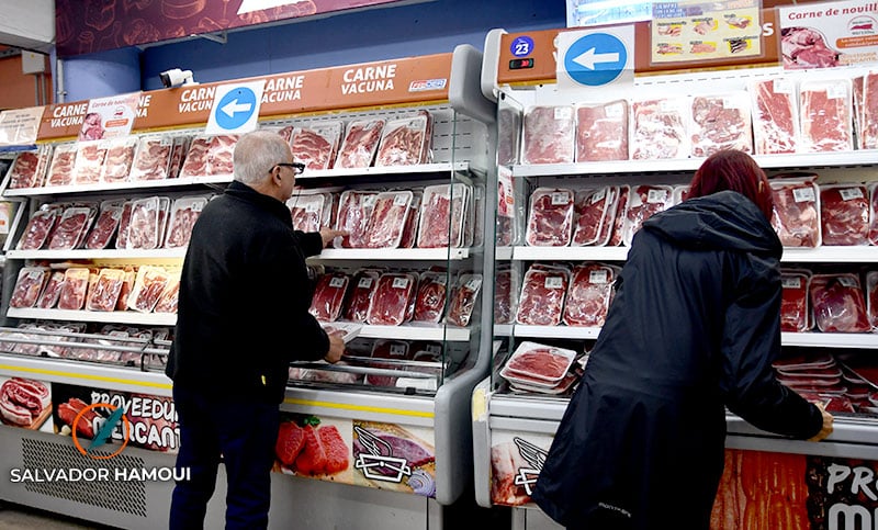 Consumo privado cayó 1% en septiembre: 10 meses de baja en Argentina