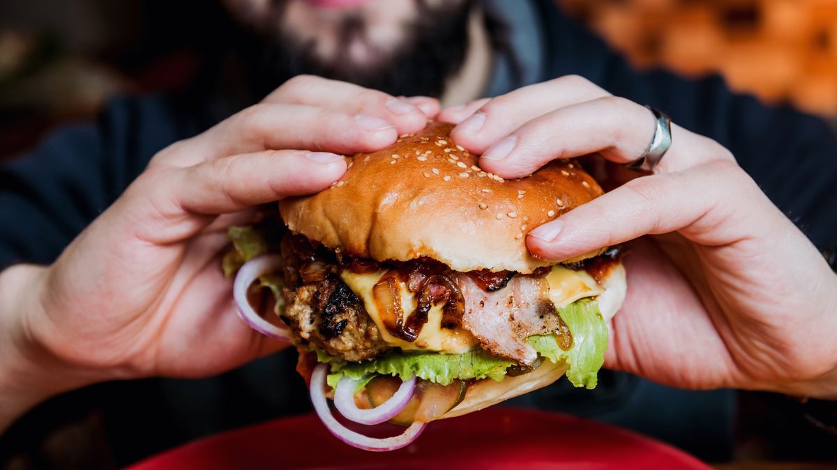 BOMBAZO gastronómico: llega a Rosario el festival de hamburguesas más BRUTAL
