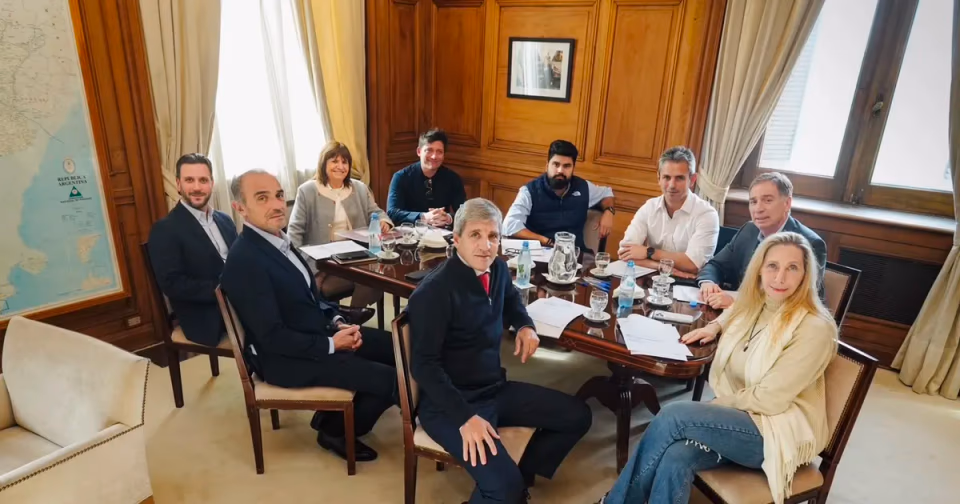 Milei proyecta inflación del 21% para 2027: los números del Presupuesto que presentó Caputo