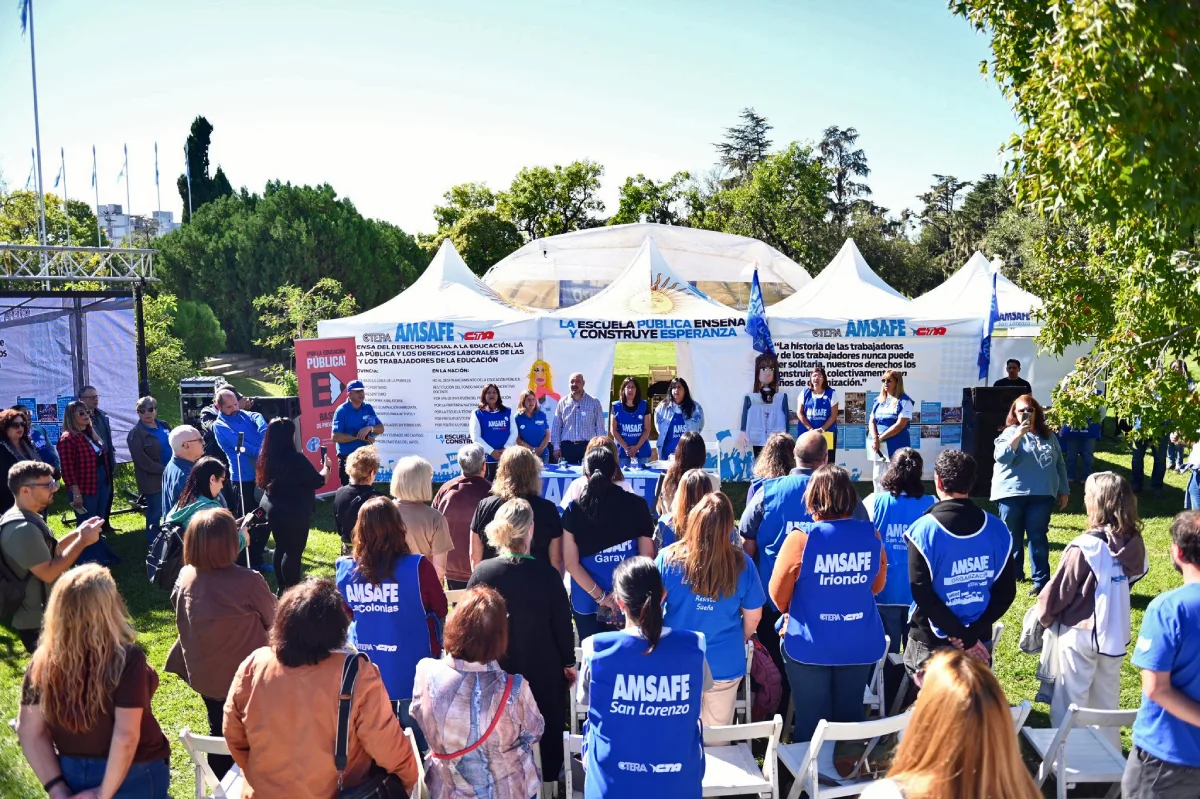 Amsafé instaló carpa blanca en San Lorenzo por reclamos docentes en Santa Fe
