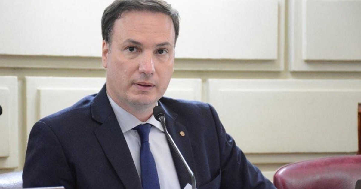 Enrico renunció al Senado tras el duro cruce con Michlig por las viviendas