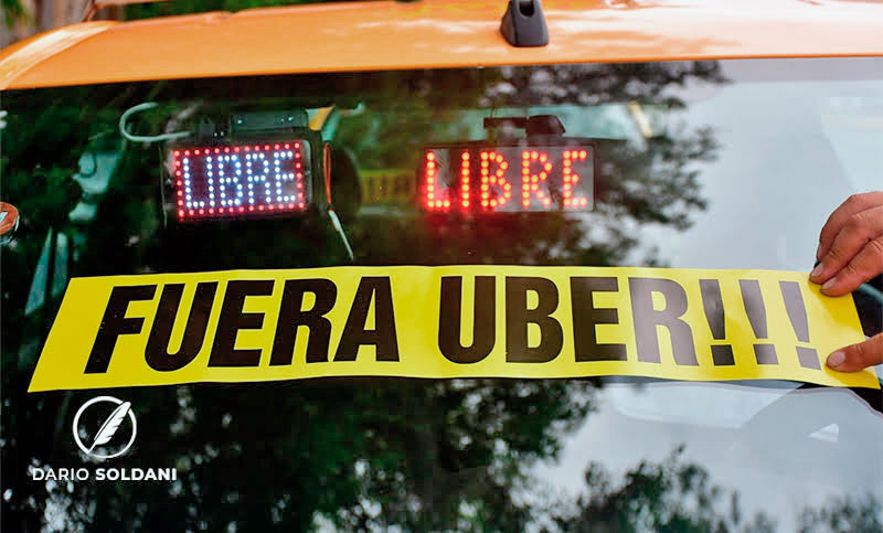 Sindicato de peones de taxis reclama en Rosario por regulación de Uber y DiDi