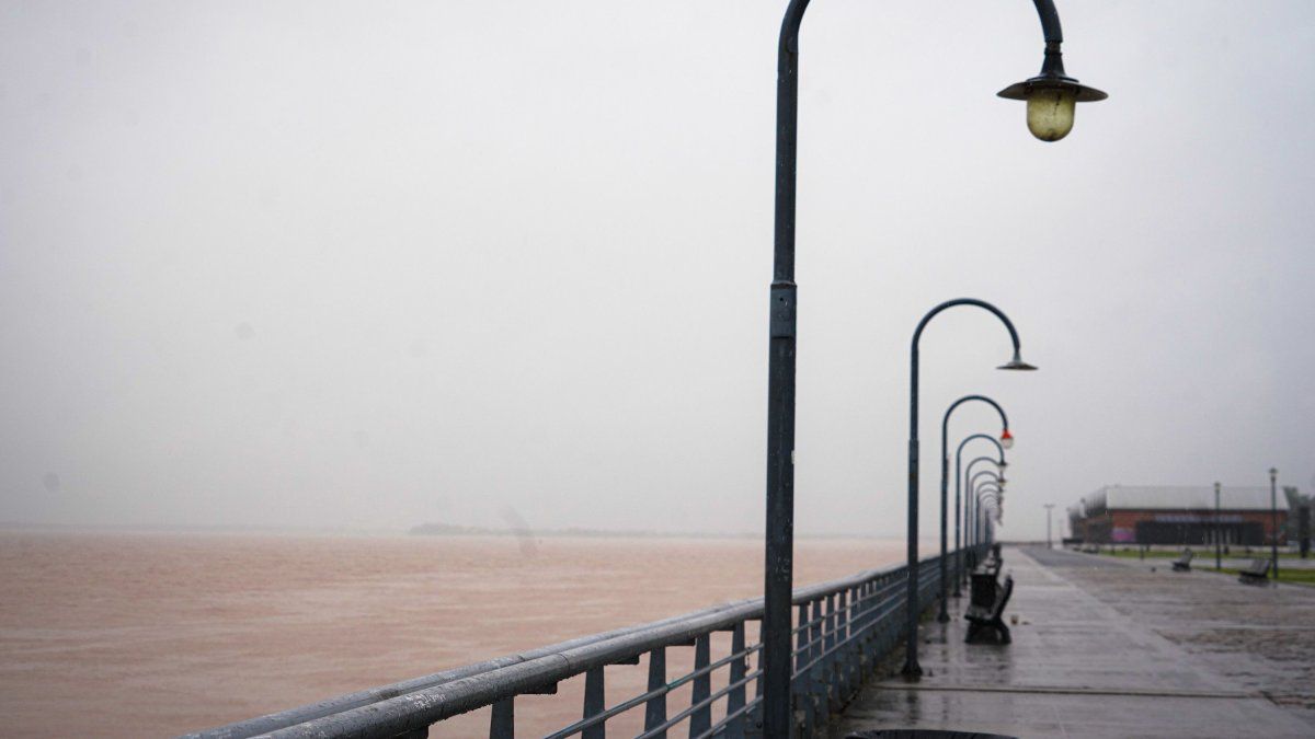 Tiempo en Rosario: alertas amarilla y naranja por tormentas fuertes