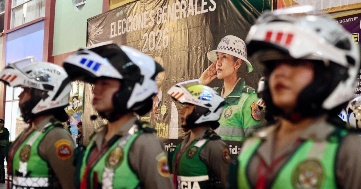 Perú: escrutinio lento tras elecciones con 35 candidatos y problemas logísticos