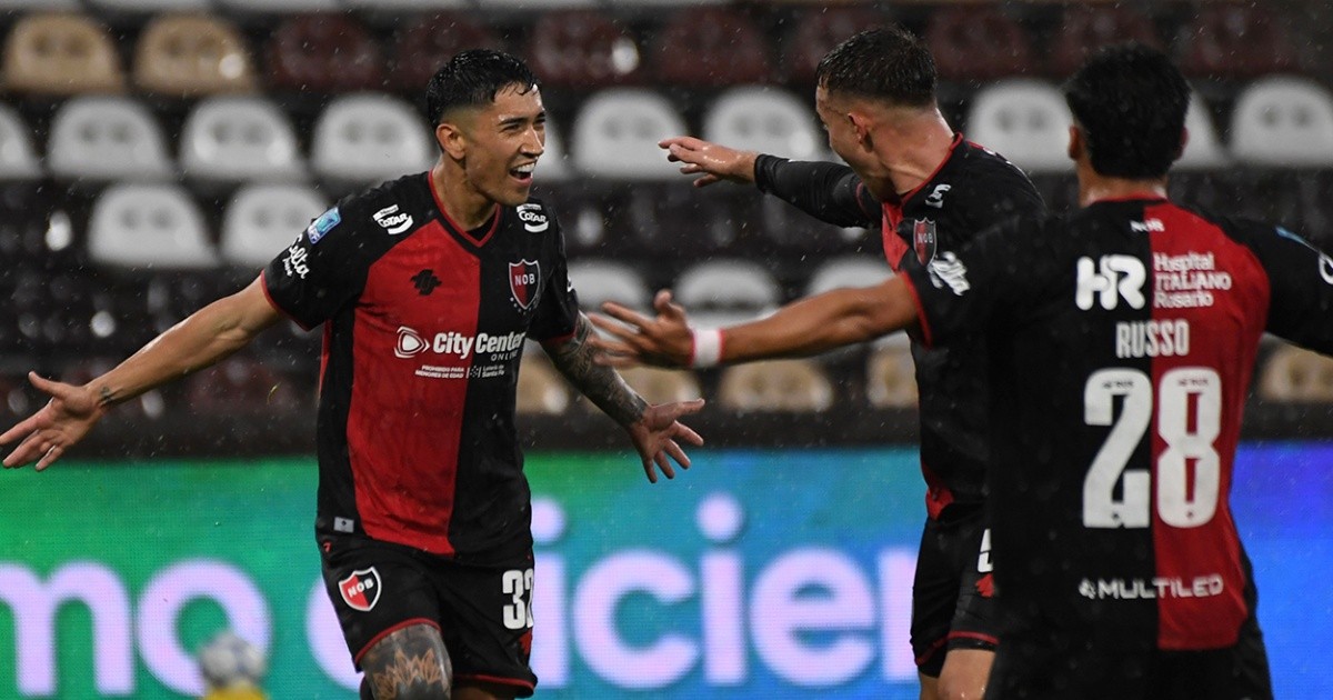 Newell's venció a Platense 1-0 en Rosario y se metió entre los ocho de la Zona A