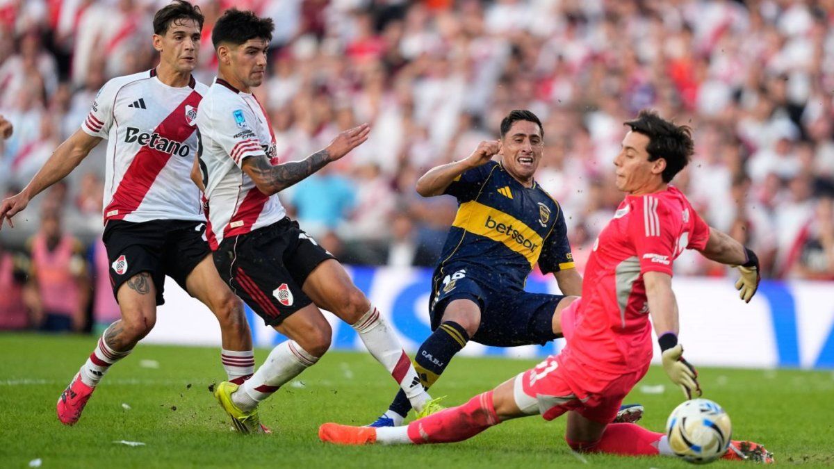 Boca le gana a River en el Monumental: el superclásico que paraliza Argentina