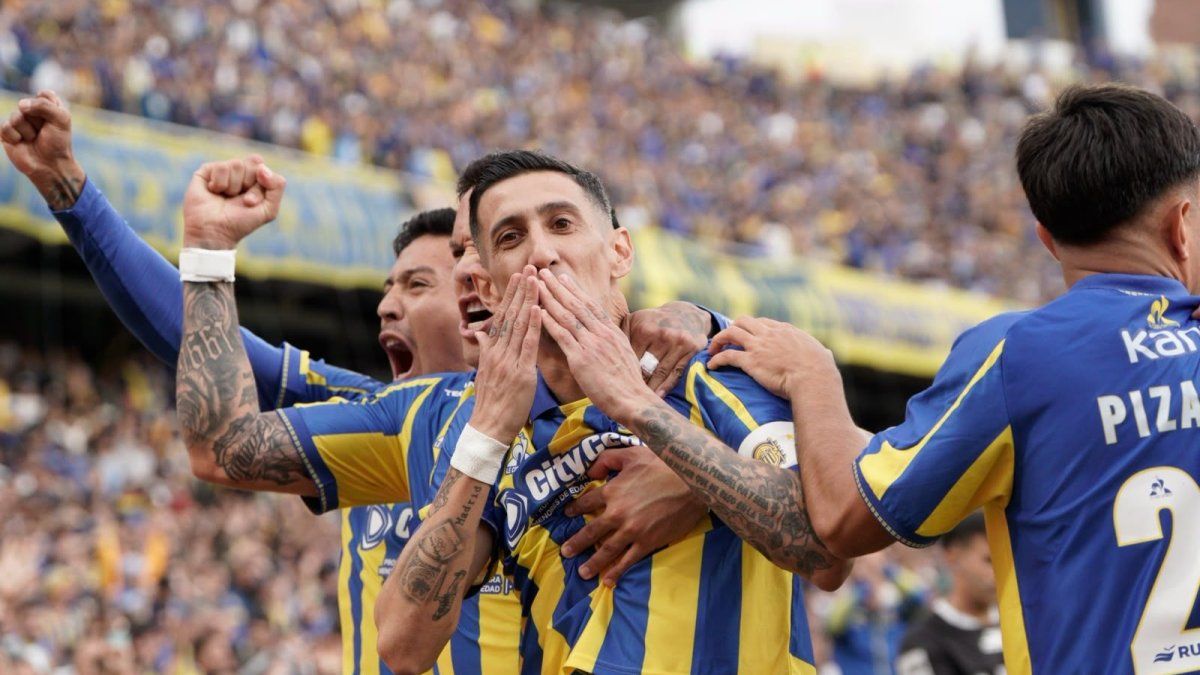 Central rosarino goleó 5-0 y quedó a dos puntos de la cima