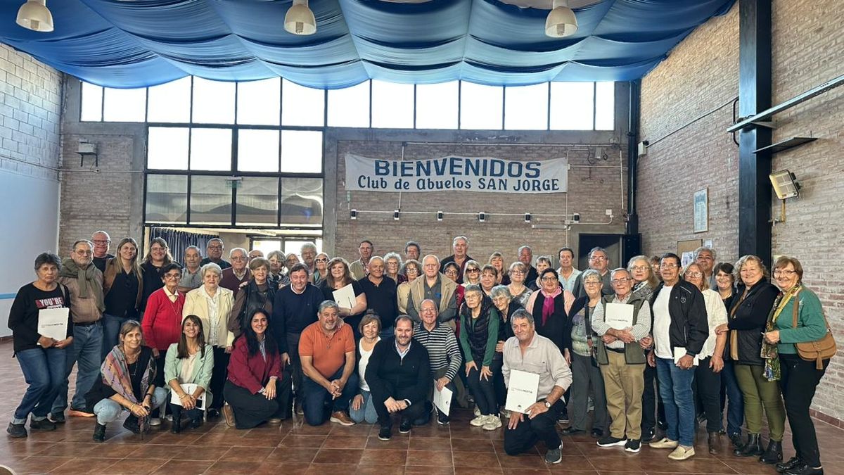 San Jorge: entregan aportes a centros de jubilados en nueva jornada social