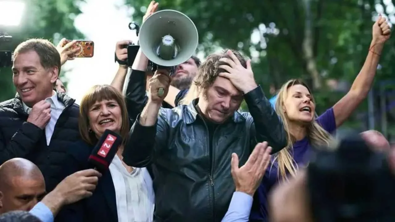 Encuesta UBA: el 62,8% desaprueba a Milei y Kicillof le ganaría un ballotage