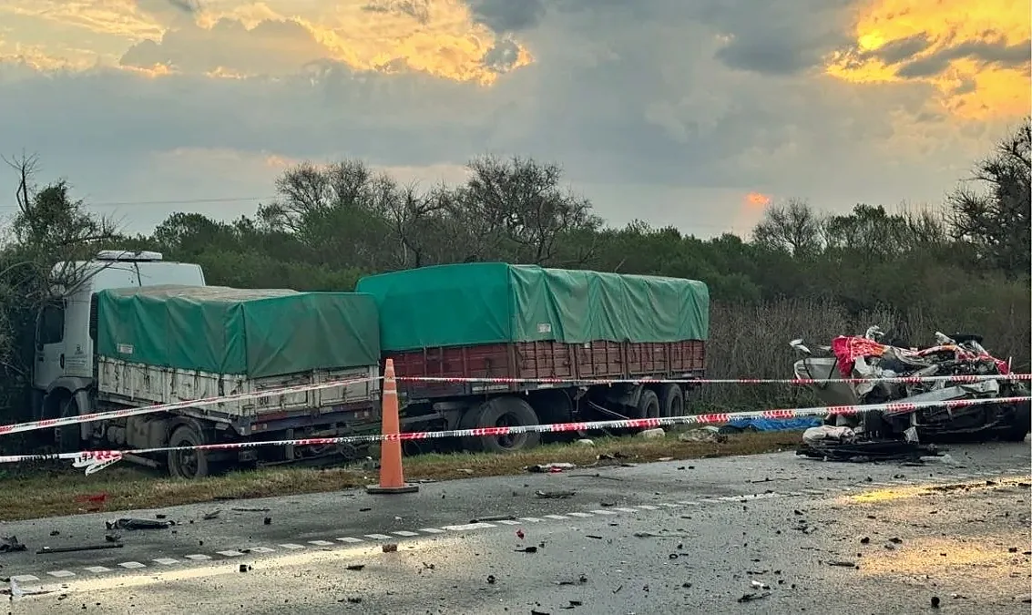 Dos médicos murieron en choque frontal en autopista Rosario-Santa Fe a la altura de Monje