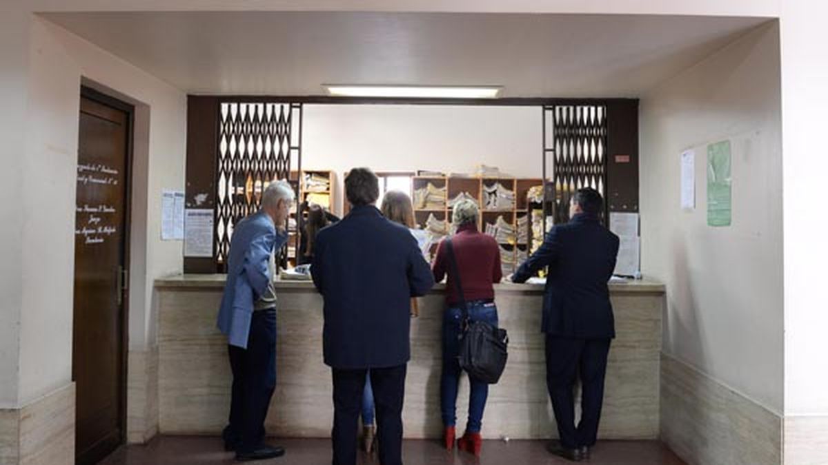 Rosario: fallo inédito permite que una nena viaje sin autorización del padre