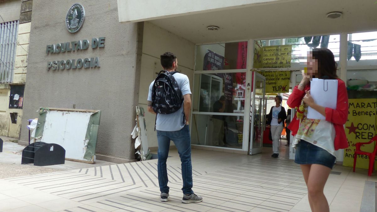 Femicidio de Sophia Civarelli en Rosario: la facultad donde estudiaba busca reflexionar