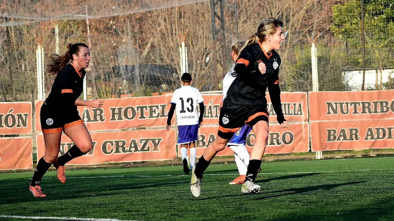 Adiur goleó 4-0 y está en las semifinales de la Copa Santa Fe femenina