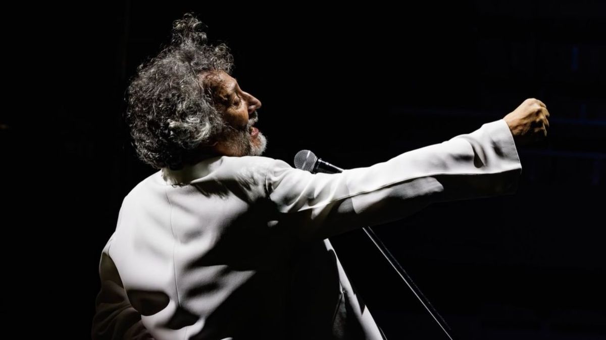 Fito Páez frenó su show en Mar del Plata: estalló y tiró el micro